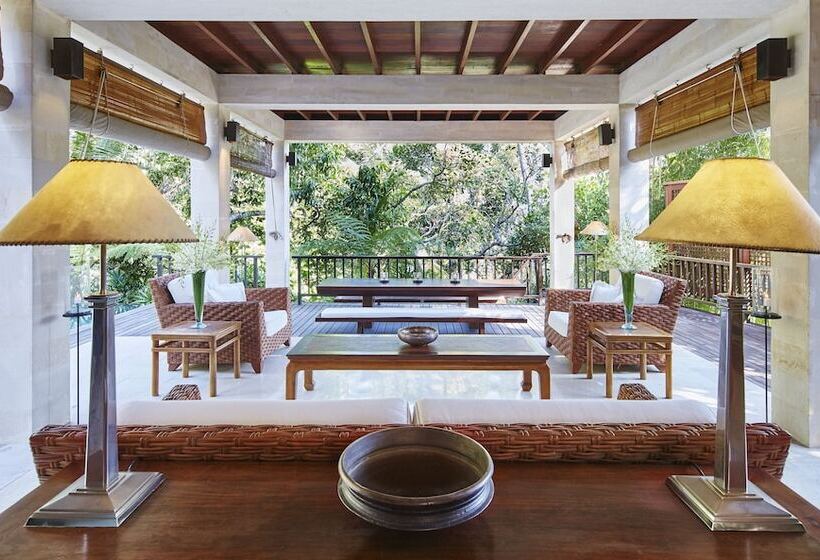 Вилла 3 Спальни с Бассейном, Como Shambhala Estate