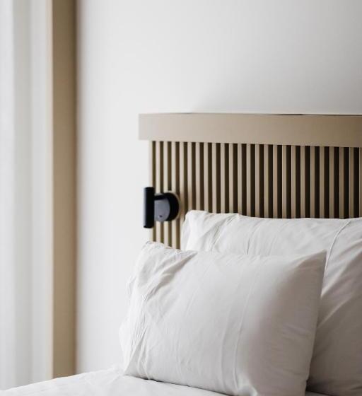 Quarto Basic, Memmo Baleeira   Design Hotels