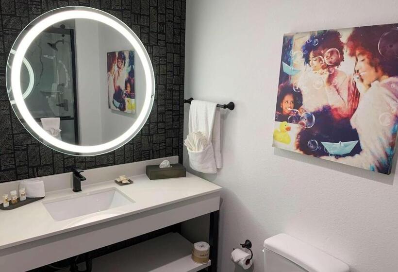 장애인을 위한 킹사이즈 침대 스탠다드 룸, La Quinta Inn & Suites By Wyndham Maricopa  Copper Sky