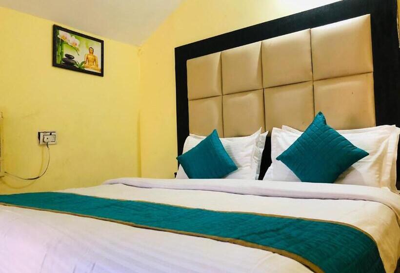 Quarto Deluxe, Yuvraj Fort