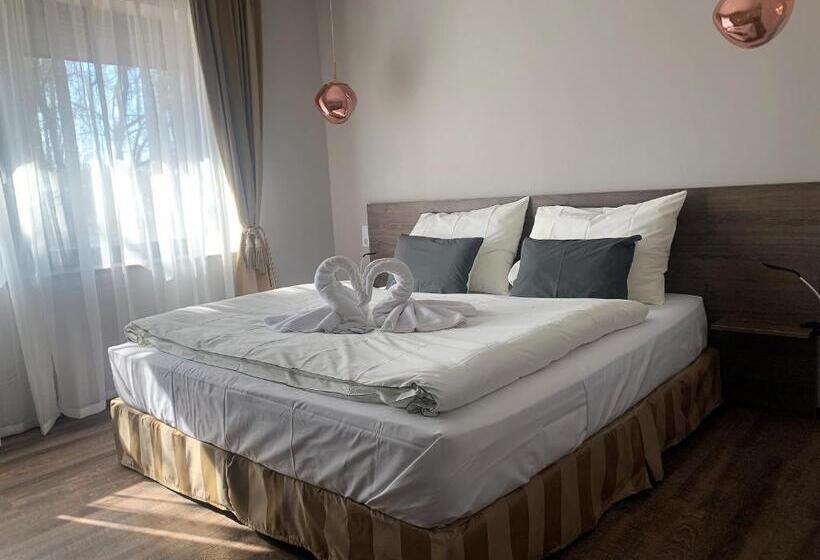 Номер Стандарт, Waterfront Lodge