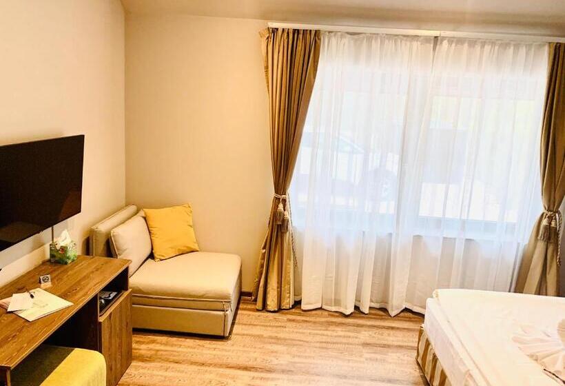 Семейный Номер, Waterfront Lodge