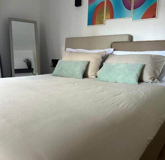 اتاق سوپریور با تخت بزرگ, Zeta Rooms