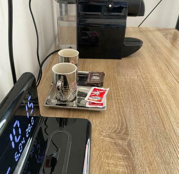 اتاق سوپریور با تخت بزرگ, Zeta Rooms