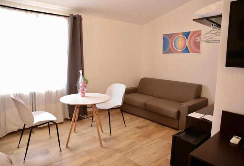 سوییت جونیور, Zeta Rooms