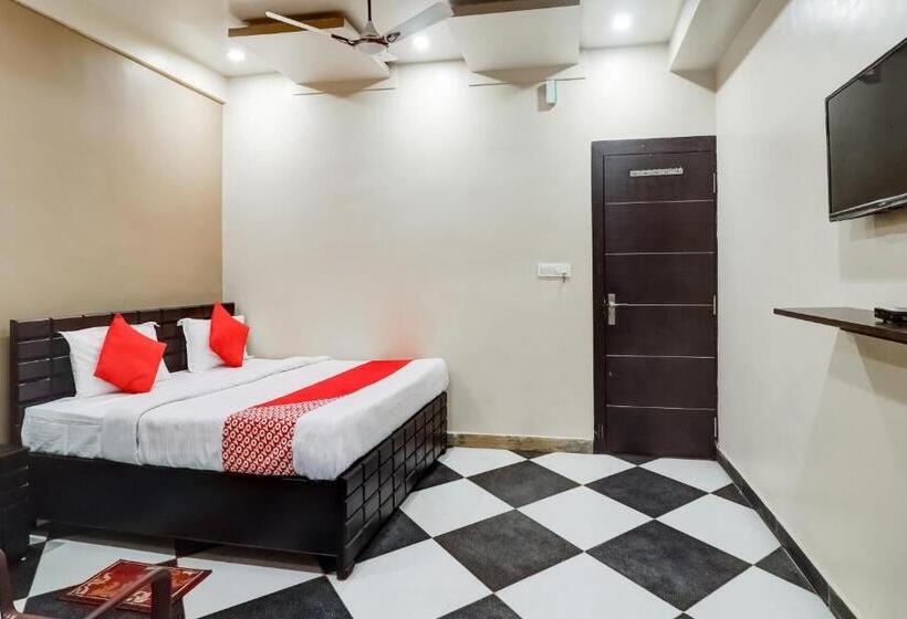 Номер Стандарт, Collection O 77782 Mini Punjab Hill Side Rooms