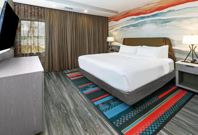 带大床的套房, Indigo Spring   Woodlands Area, An Ihg