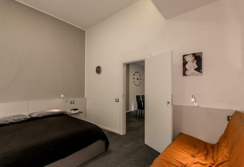 اتاق لوکس, Casa Mirko   B & B Con Stazione Ricarica Auto Elettriche Parcheggio Privato Auto Moto Biciclette