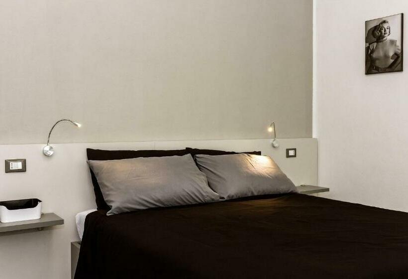 اتاق لوکس, Casa Mirko   B & B Con Stazione Ricarica Auto Elettriche Parcheggio Privato Auto Moto Biciclette