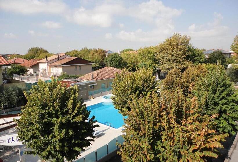 Трежместный Номер Economy, Paris Resort