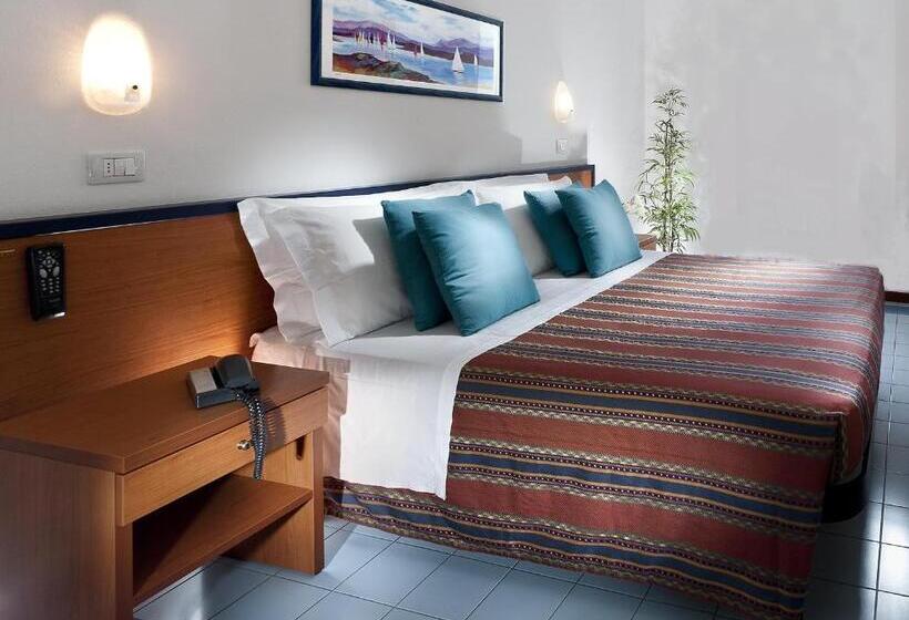 Номер Superior Смежный, Paris Resort