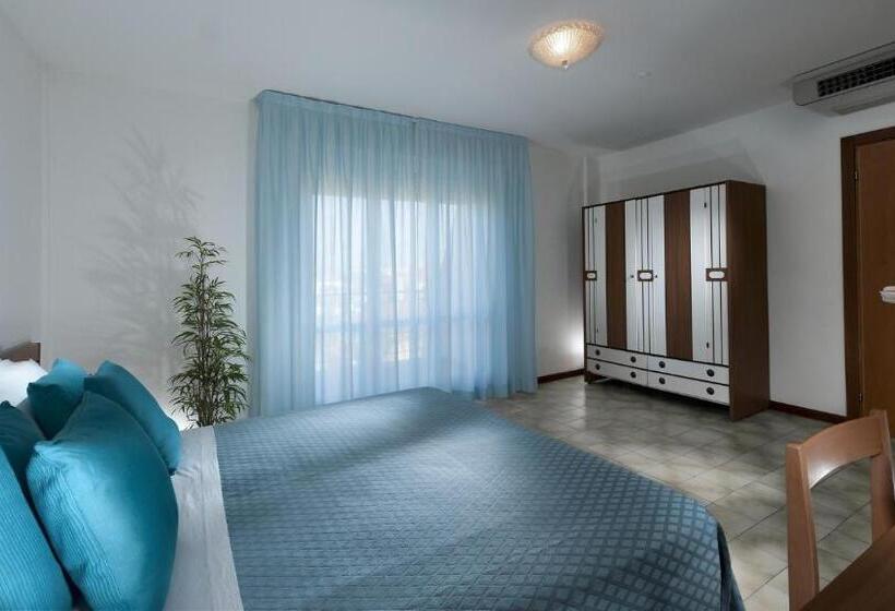 Трежместный Номер Economy, Paris Resort