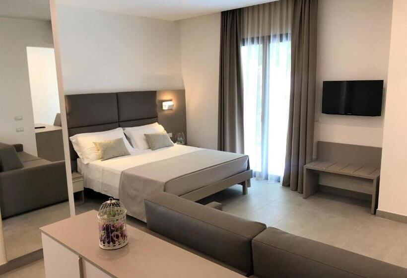 Полулюкс, Paris Resort