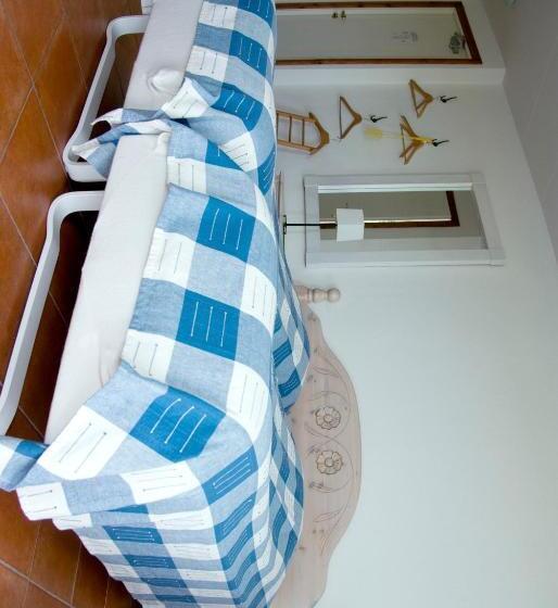 اتاق سه نفره دلوکس با چشم‌انداز دریا, Skönadal B&b