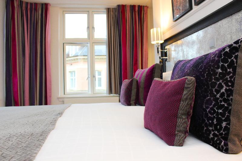 Quarto Estandar, Absalon