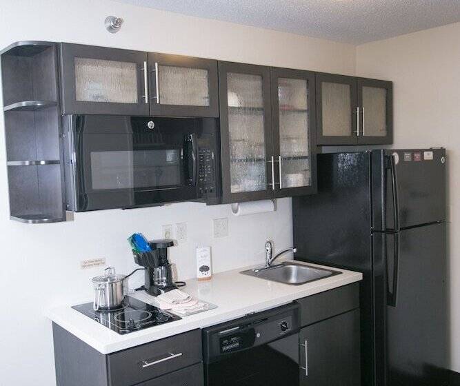 스위트, Candlewood Suites Fargo North Dakota State University, An Ihg