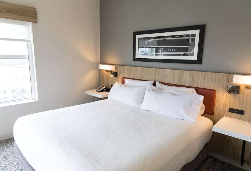 חדר סטנדרט מיטה זוגית, Hilton Garden Inn Savannah Historic District