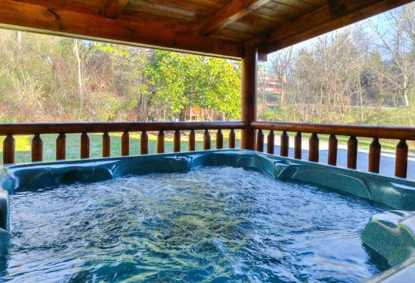 小室, Riverstone Condo Resort & Spa