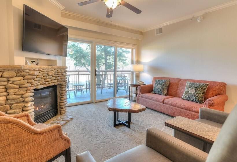 2 Bedrooms Apartment River View, Riverstone Condo Resort & Spa