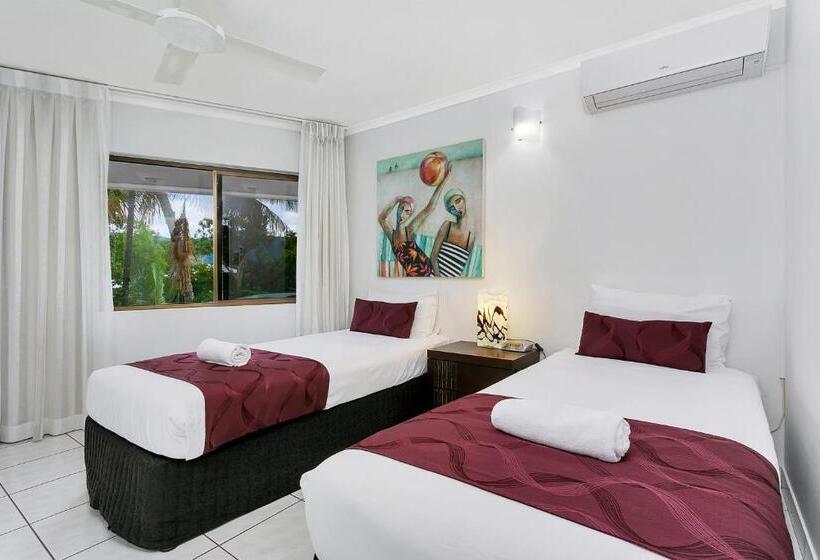 Апартаменты 2 Спальни, Roydon Beachfront Apartments
