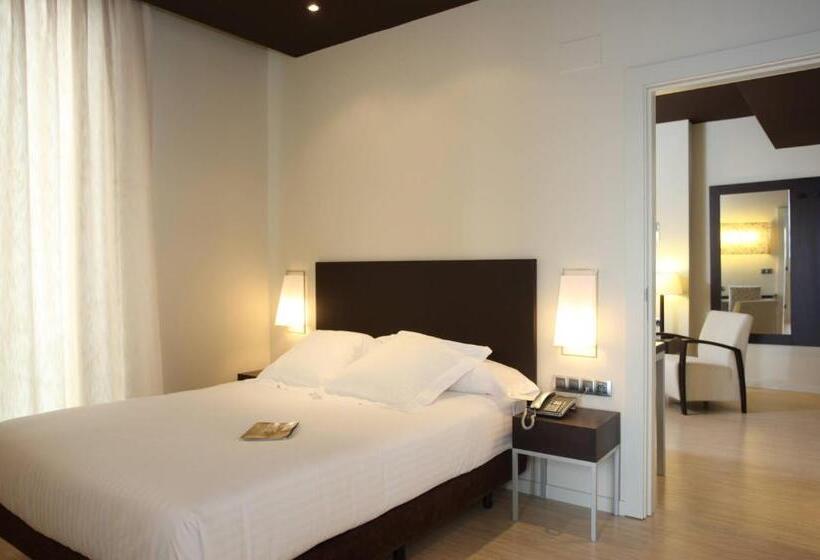 Полулюкс, Sercotel Boulevard Vitoriagasteiz