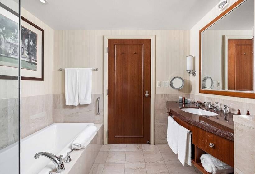 Quarto Superior, Conrad Indianapolis