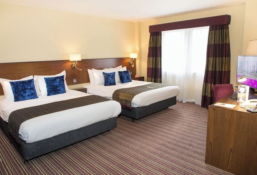 Номер Премиум, Crowne Plaza London   Gatwick Airport, An Ihg