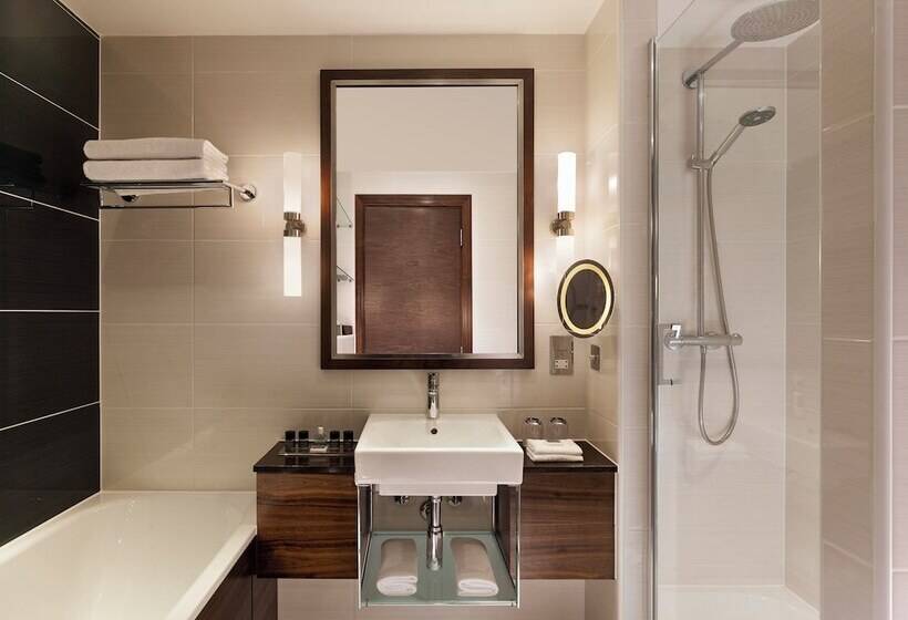 Номер Премиум, Crowne Plaza London   Gatwick Airport, An Ihg