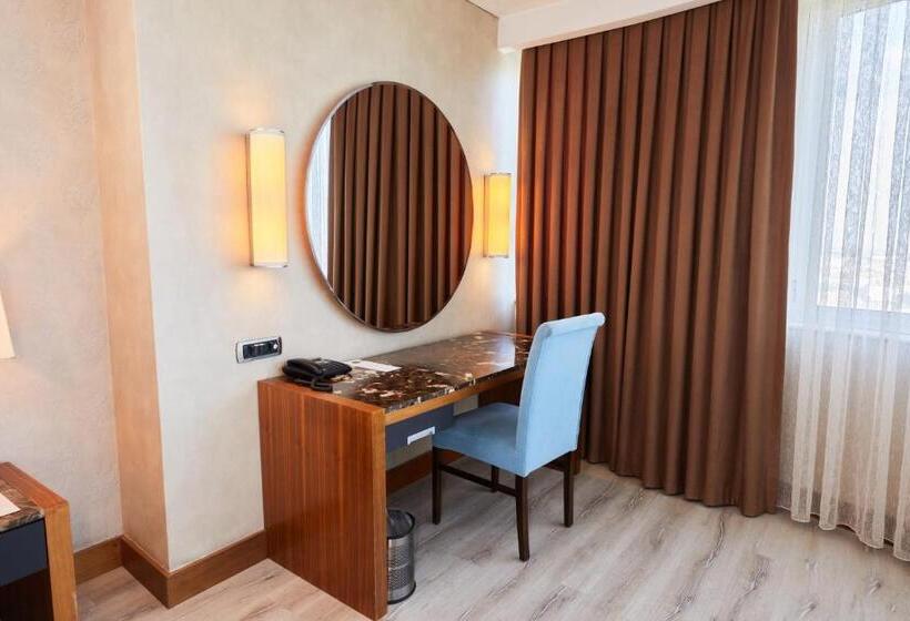 سوییت جونیور, Dedeman Konya Hotel Convention Center