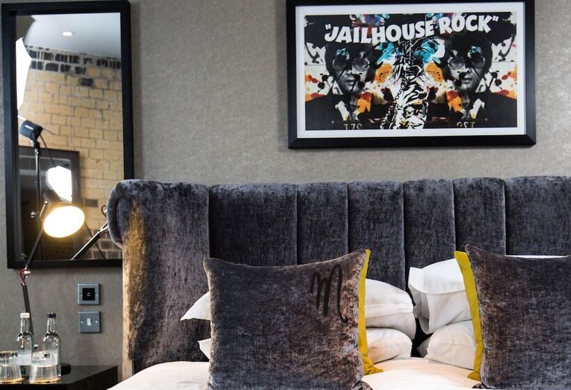 Полулюкс, Malmaison Oxford