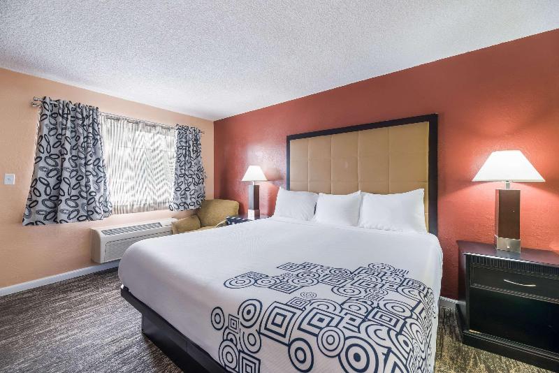 스탠다드 룸 킹사이즈 침대, Tiki Lodge Mchenry   Downtown Modesto