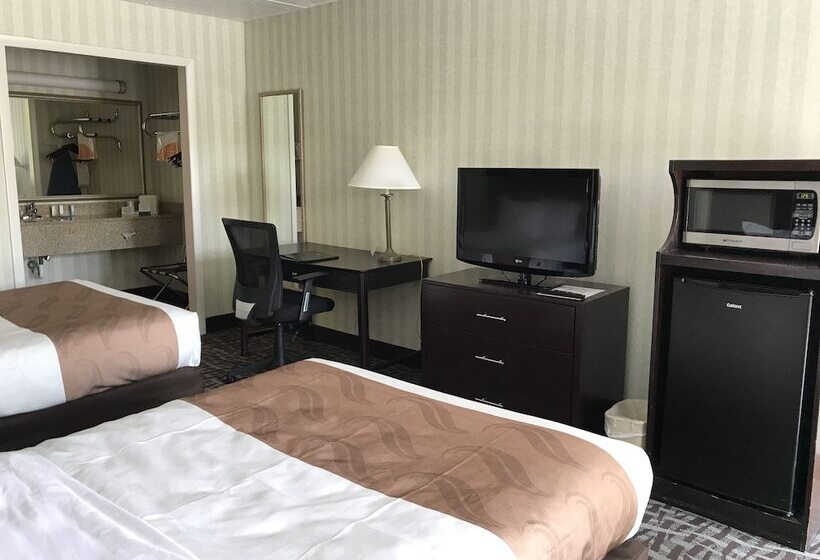 스탠다드 룸 더블 침대 2개, Quality Inn Fredericksburg Near Historic Downtown