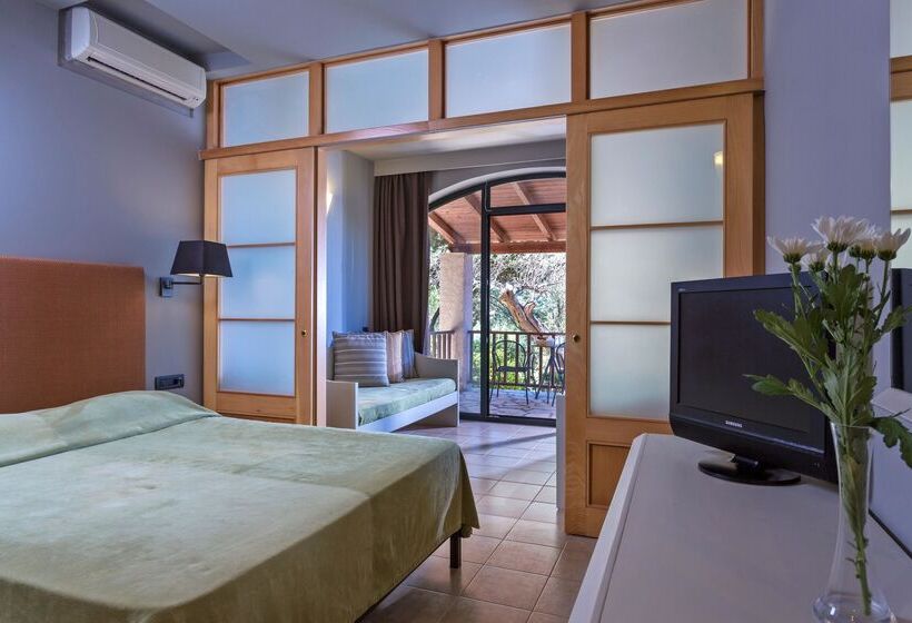 Семейное Бунгало, Aeolos Beach Resort
