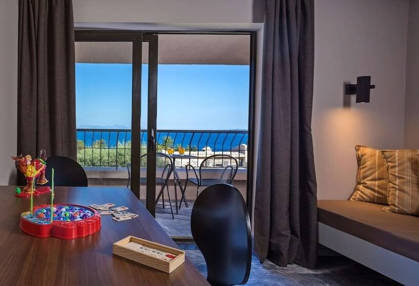 Люкс Семейный 2 Спальни, Aeolos Beach Resort