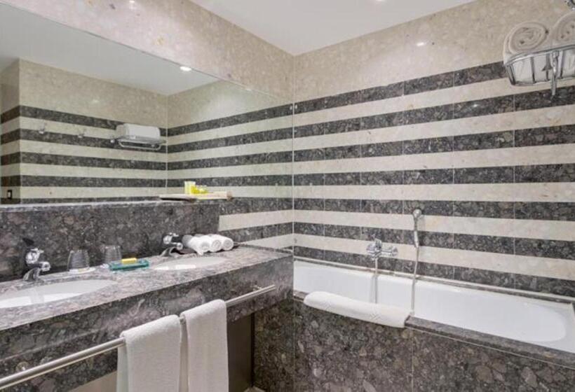 Номер Стандарт Трехместный, Royal Tulip Brasilia Alvorada