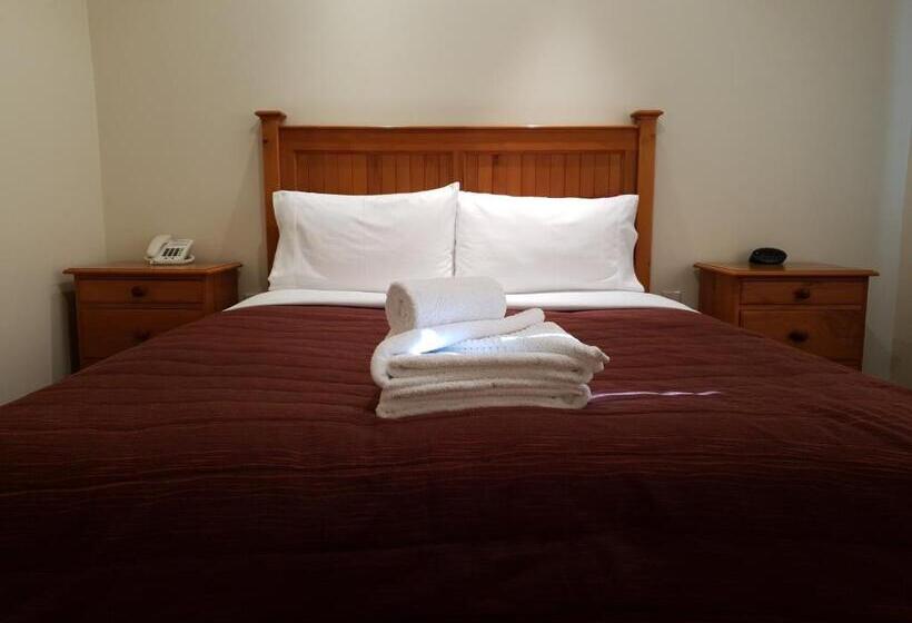 Escritório Superior, Rosewood Court Motel