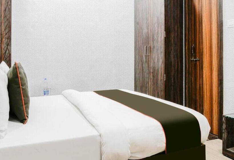 三人经典房间, Collection O Hotel Day & Night