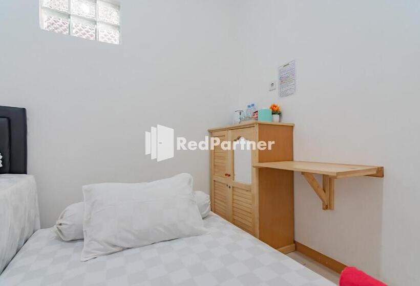 Номер Стандарт, Langkar Guest House Syariah Mitra Reddoorz