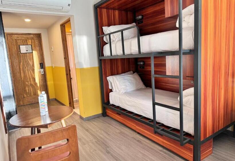 Quarto Familiar Superior, Olá Chapultepec
