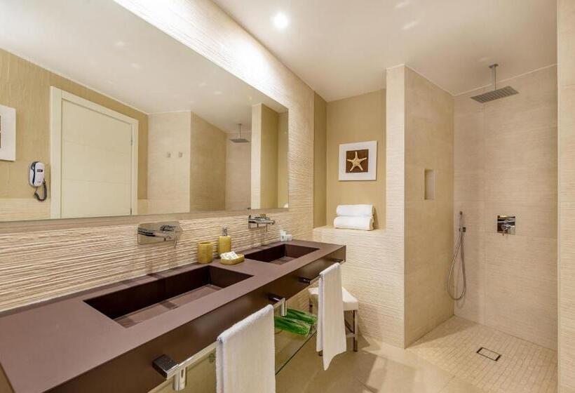 Prestige Triple Room, Cala Lunga
