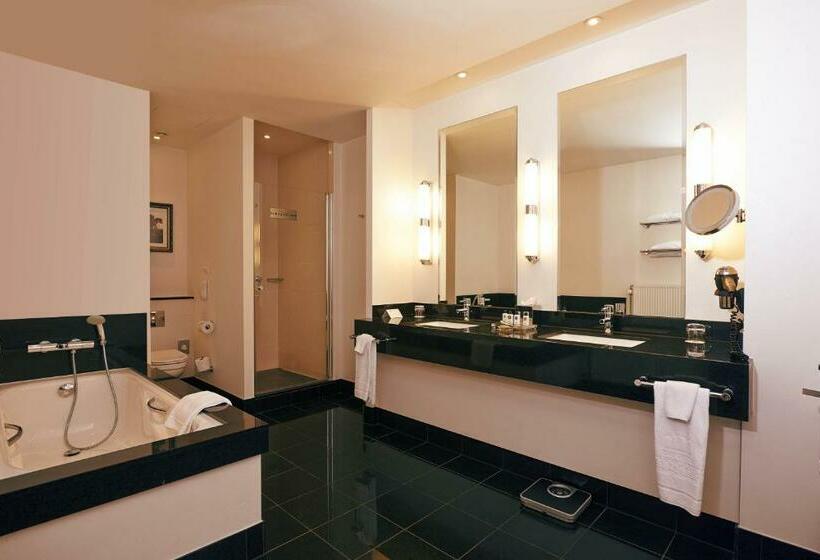 Полулюкс Повышенной Комфортности, Dukes  Palace Brugge   By Dukes  Hotel Collection