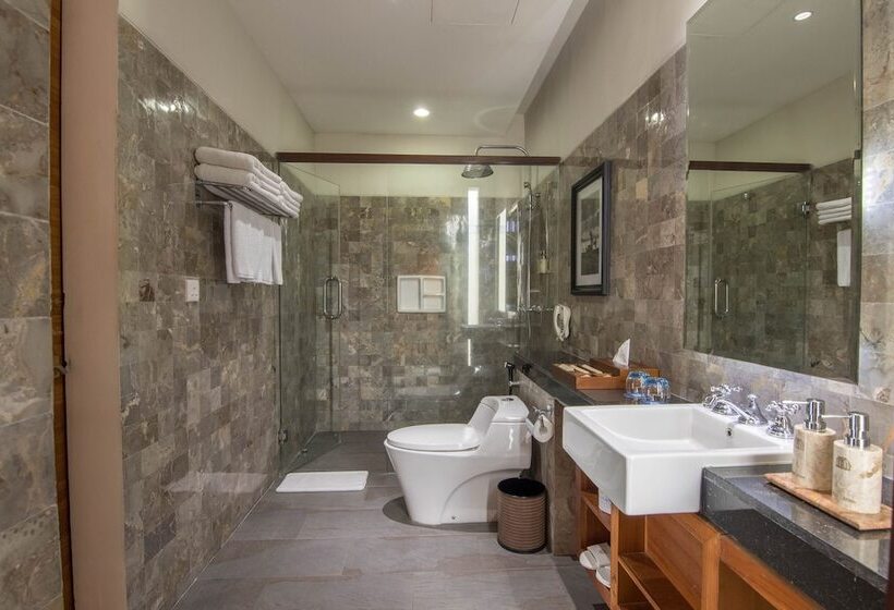 Семейный Номер, Ramayana Candidasa Beach Resort