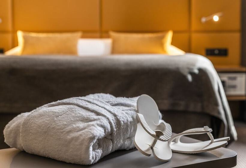 Полулюкс, Residence Europe & Spa