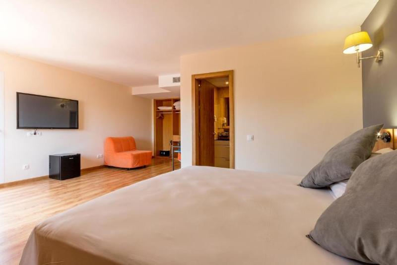 Номер Стандарт Трехместный, Residence Europe & Spa
