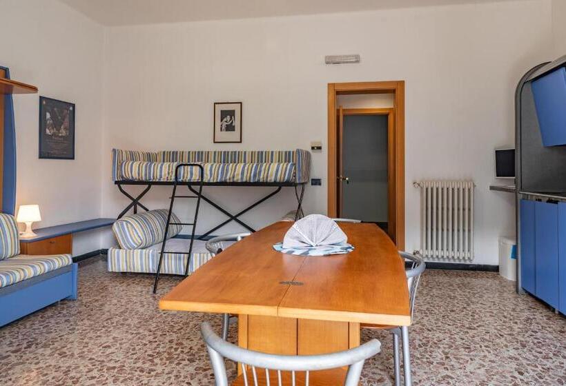 استودیوی استاندارد, Residenza Adelaide