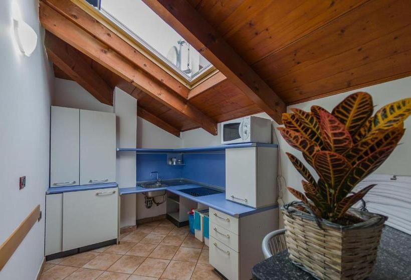 1 Bedroom Penthouse Apartment, Residenza Adelaide