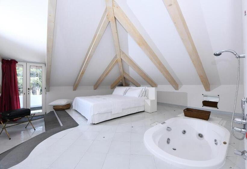ジュニアスイート, Villa Lara