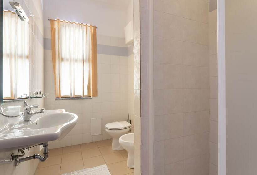 اتاق استاندارد, Rodia Inn