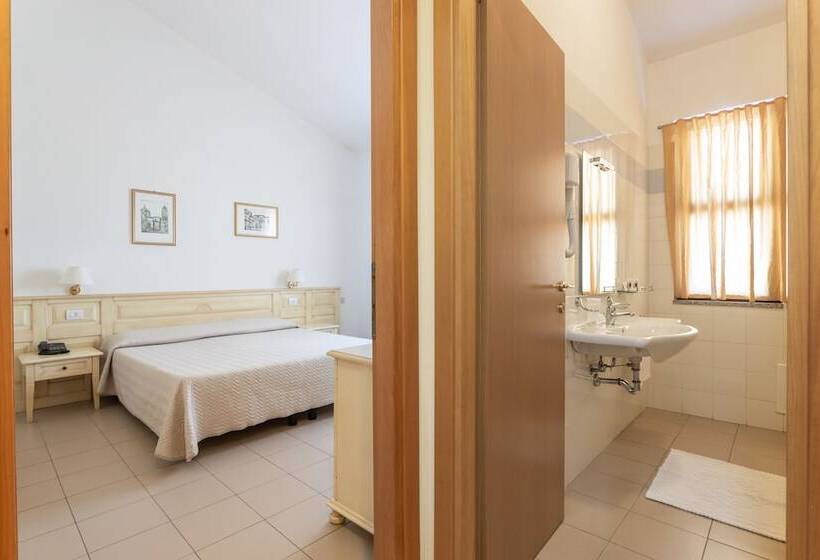 اتاق استاندارد, Rodia Inn