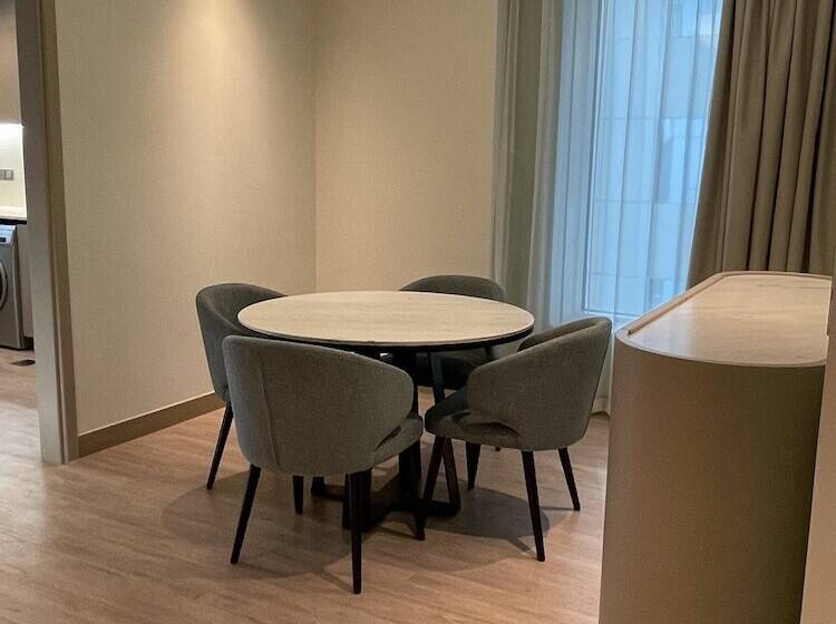 Люкс Premium 2 Спальни, Residence Inn By Marriott Sheikh Zayed Road, Dubai